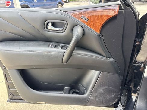 Used 2016 INFINITI QX80 2WD w/ Deluxe Technology Package image 16