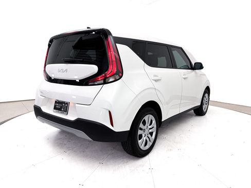 Used 2025 Kia Soul LX FWD image 17