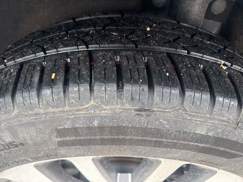 Used 2020 Ford Escape Titanium image 12