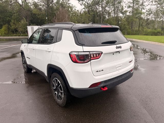 Used 2025 Jeep Compass Trailhawk AWD/4WD image 16
