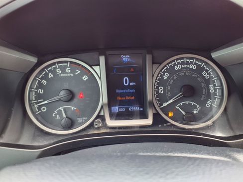 Used 2019 Toyota Tacoma SR5 RWD image 14