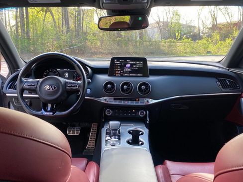 Used 2020 Kia Stinger GT2 image 42