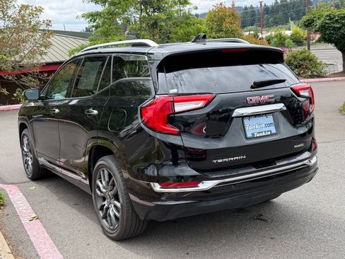 Used 2022 GMC Terrain Denali w/ Black Diamond Edition AWD/4WD image 5