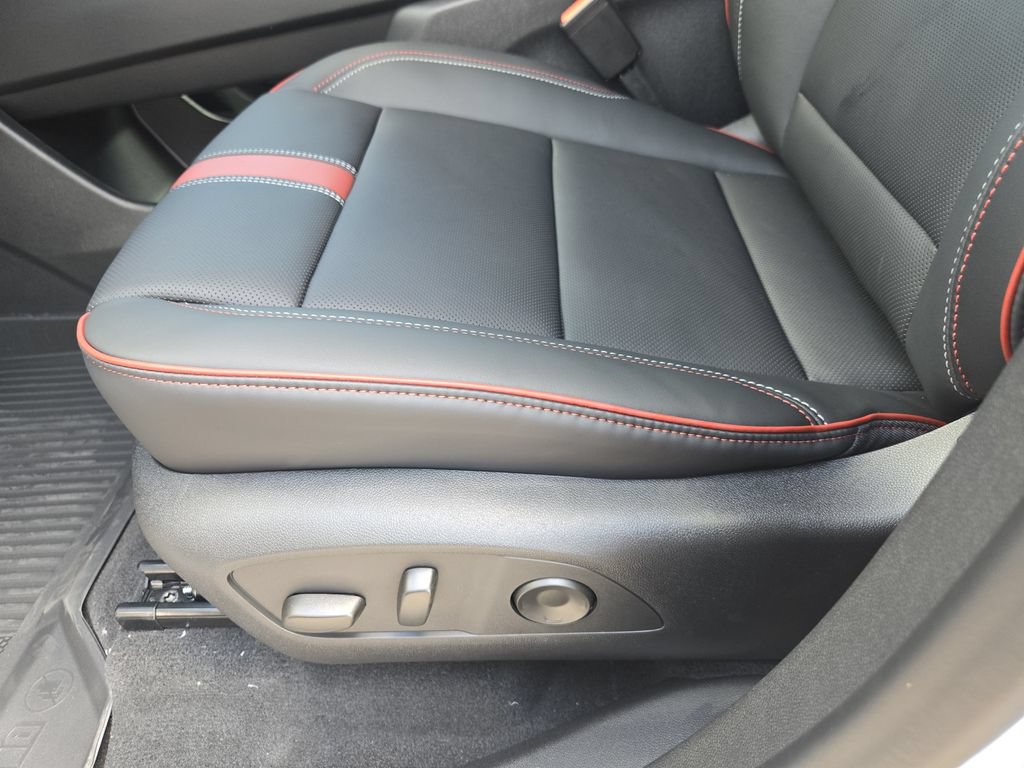 New 2027 Chevrolet Traverse RS w/ LPO, Floor Liner Package AWD/4WD image 19
