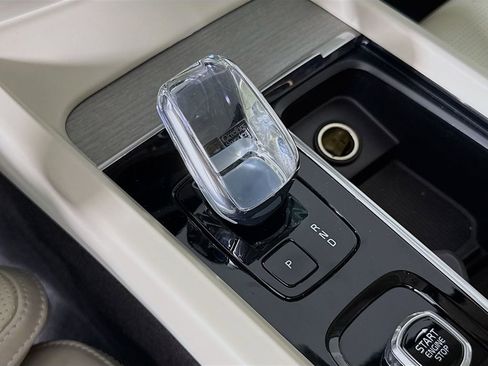 Certified 2023 Volvo XC60 B6 Ultimate image 17