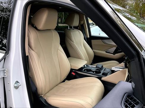 Certified 2024 Acura MDX w/Technology Package image 9