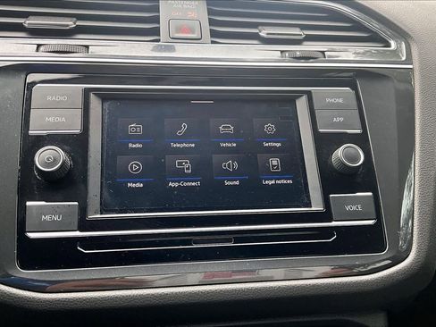 Used 2020 Volkswagen Tiguan S AWD/4WD image 35