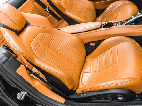 Used 2015 Ferrari California T image 25