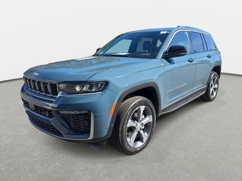 New 2026 Jeep Grand Cherokee Limited w/ Luxury Tech Group II AWD/4WD image 39