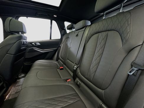 Used 2024 BMW X5 M60i w/ Executive Package image 17