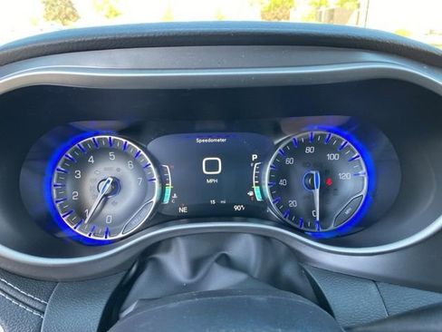 New 2026 Chrysler Pacifica Select image 31