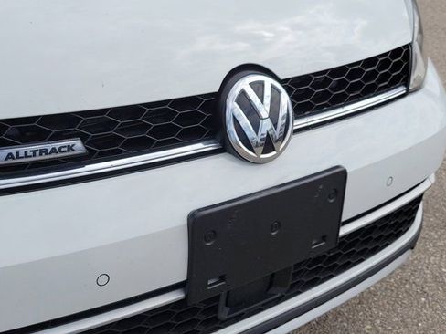 Used 2017 Volkswagen Golf Alltrack SE AWD/4WD image 7
