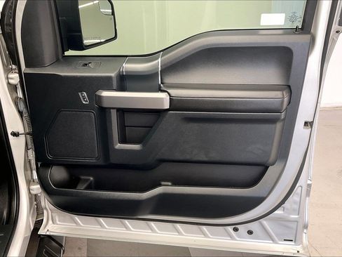 Used 2019 Ford F150 XLT w/ Equipment Group 302A Luxury AWD/4WD image 26