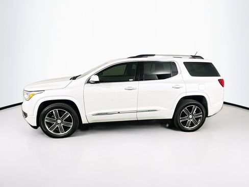 Used 2019 GMC Acadia Denali w/ Technology Package FWD image 4