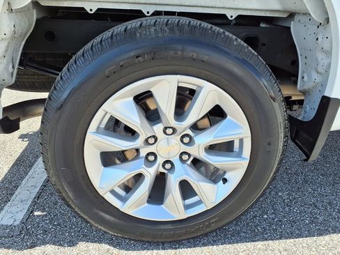 Used 2024 Chevrolet Silverado 1500 Custom RWD image 9