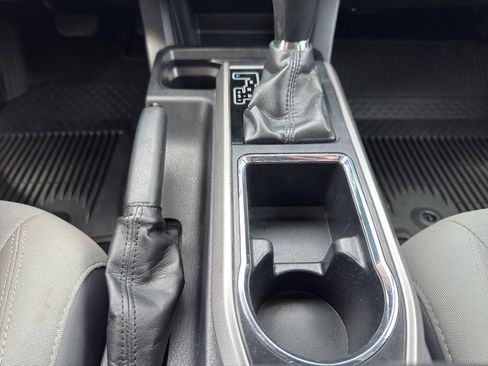 Used 2019 Toyota Tacoma SR5 AWD/4WD image 36