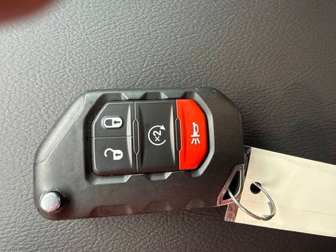 Used 2025 Jeep Wrangler Rubicon w/ Safety Group AWD/4WD image 33