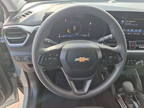 Used 2026 Chevrolet TrailBlazer LT FWD image 14