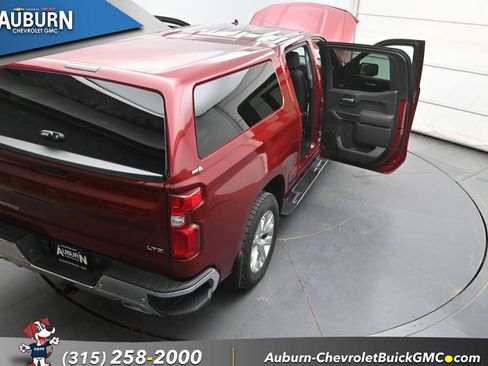 Used 2020 Chevrolet Silverado 1500 LTZ w/ LTZ Premium Package AWD/4WD image 37