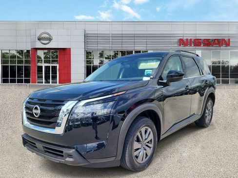 Certified 2025 Nissan Pathfinder SV FWD image 10