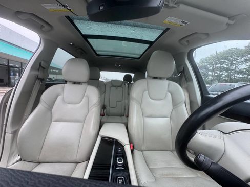 Used 2016 Volvo XC90 T6 Momentum w/ Momentum Plus Package image 14