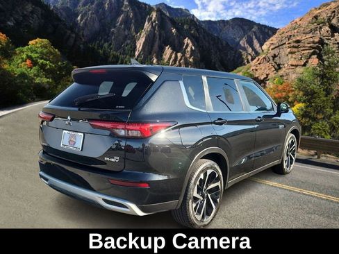 Used 2023 Mitsubishi Outlander SE image 4