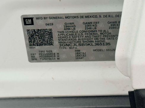 Used 2019 Chevrolet Trax LT w/ Sun & Sound Package FWD image 14