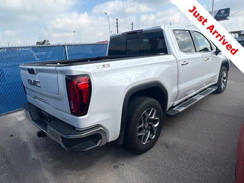 Used 2025 GMC Sierra 1500 SLT w/ SLT Premium Package AWD/4WD image 9