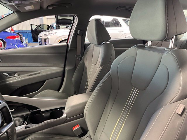 Used 2025 Hyundai Elantra SEL FWD image 24