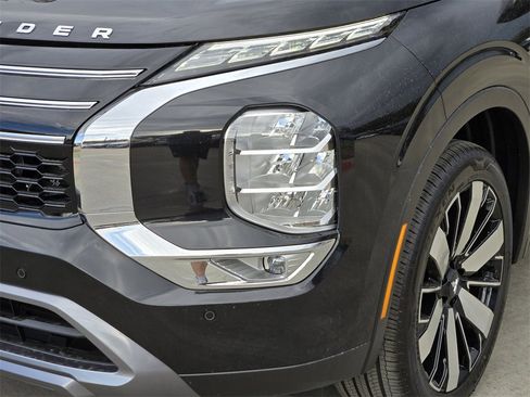 New 2026 Mitsubishi Outlander SE image 6