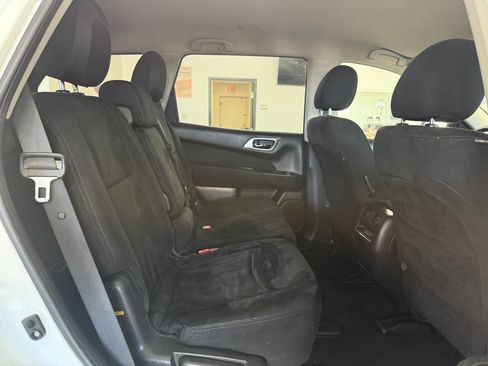 Used 2015 Nissan Pathfinder SL image 21