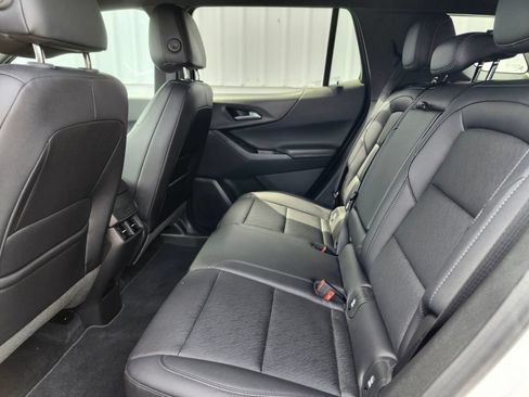 Used 2026 Chevrolet Equinox LT w/ Convenience Package II AWD/4WD image 14