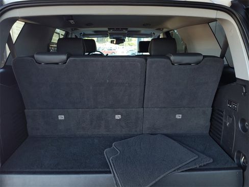 Used 2020 GMC Yukon SLT w/ Open Road Package image 27