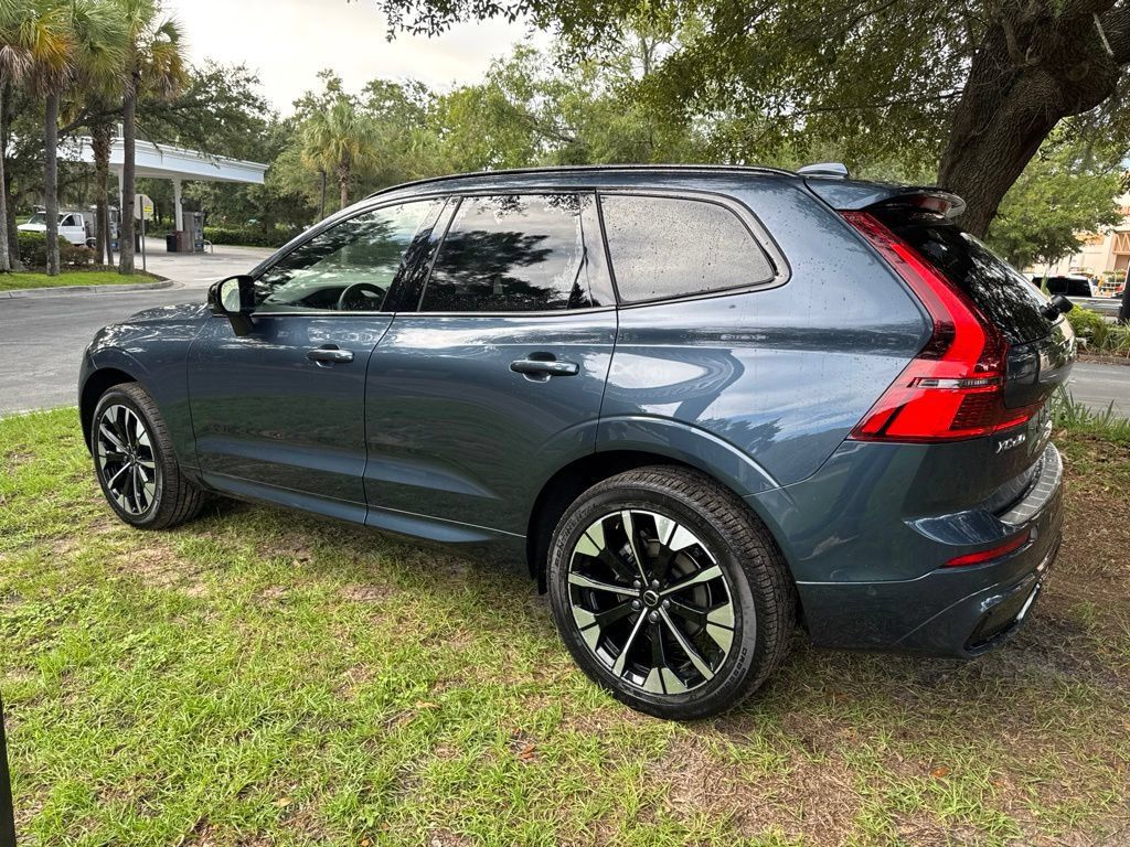 Certified 2026 Volvo XC60 B5 Plus AWD/4WD image 5