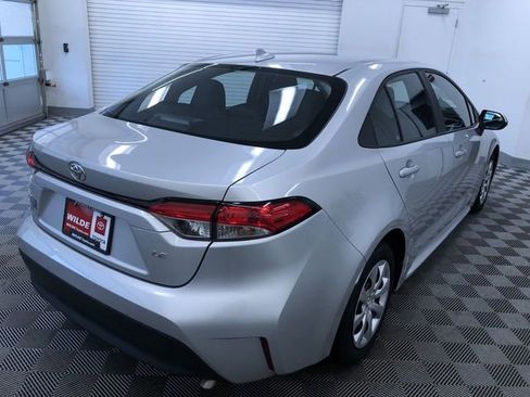 Used 2025 Toyota Corolla LE image 33