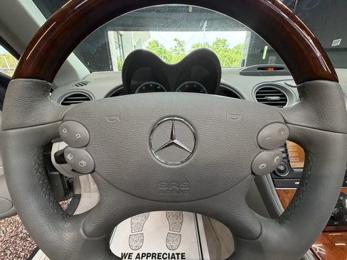 Used 2005 Mercedes-Benz SL 500 image 24