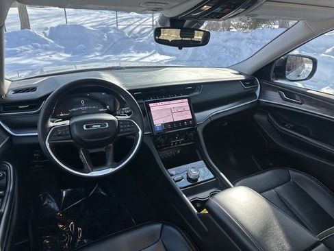 Used 2024 Jeep Grand Cherokee L Limited image 28