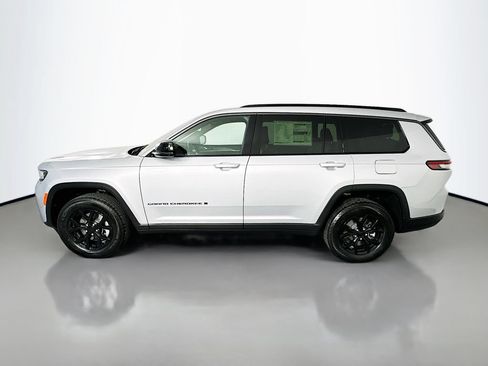 New 2026 Jeep Grand Cherokee L 2WD image 4