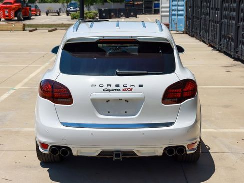 Used 2014 Porsche Cayenne GTS AWD/4WD image 9