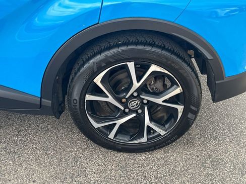 Used 2019 Toyota C-HR XLE image 37