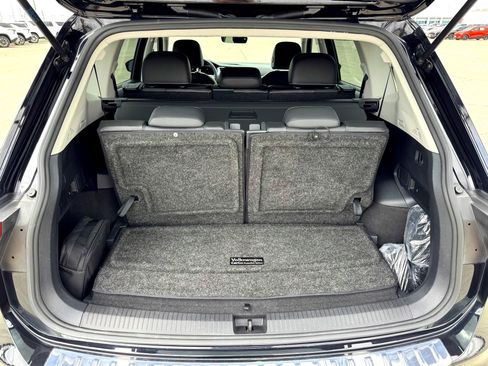 Used 2022 Volkswagen Tiguan SE image 8