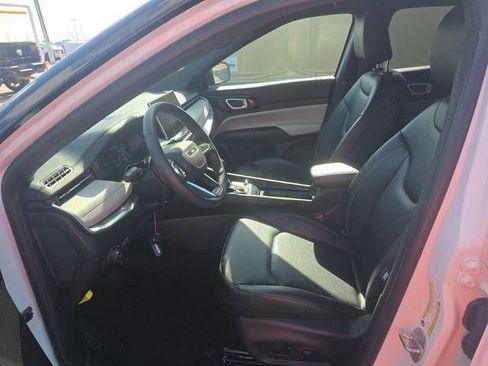 Used 2025 Jeep Compass Limited AWD/4WD image 5