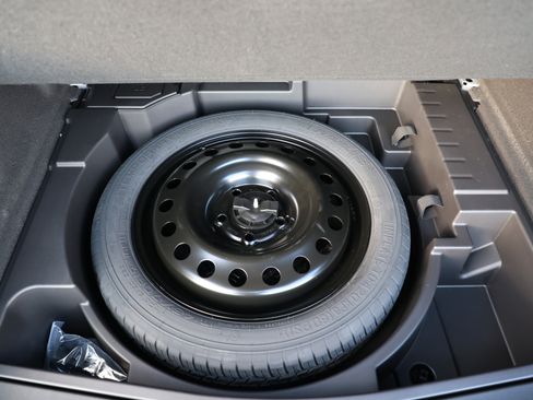 New 2026 Buick Envision Sport Touring image 9