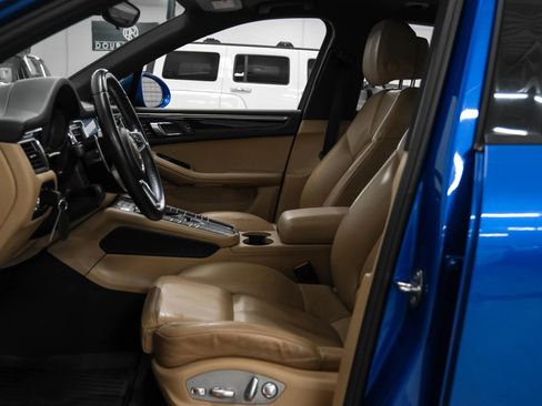 Used 2017 Porsche Macan image 3