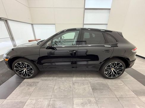 New 2026 Porsche Macan image 2