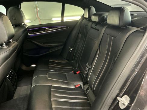 Used 2019 BMW 530e 530e iPerformance image 28