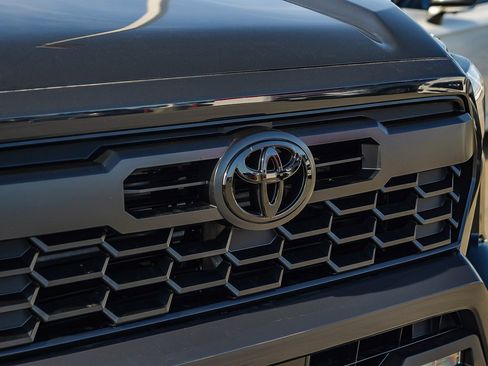 New 2026 Toyota Tacoma TRD Off-Road AWD/4WD image 10