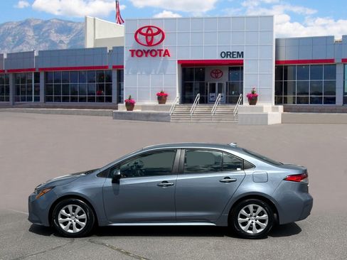 Used 2024 Toyota Corolla LE FWD image 6