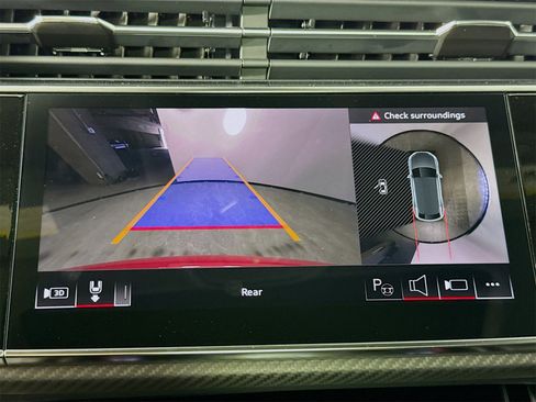 New 2025 Audi RS Q8 performance image 14