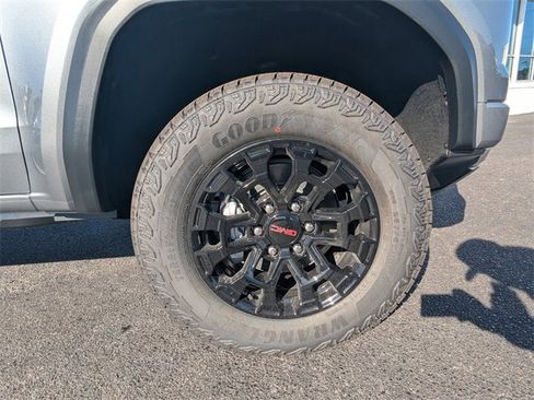 New 2026 GMC Canyon Elevation w/ Convenience Package image 11